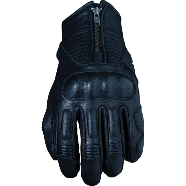 Gants Five Kansas Woman